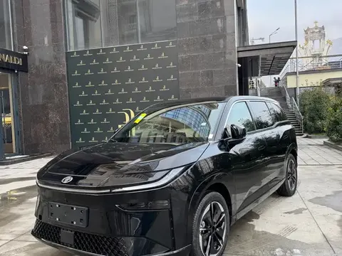 Toyota bZ3 2025 купить в Москве