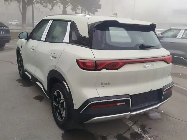 BYD Yuan Up 2025 — фото 1, купить с доставкой в Москву