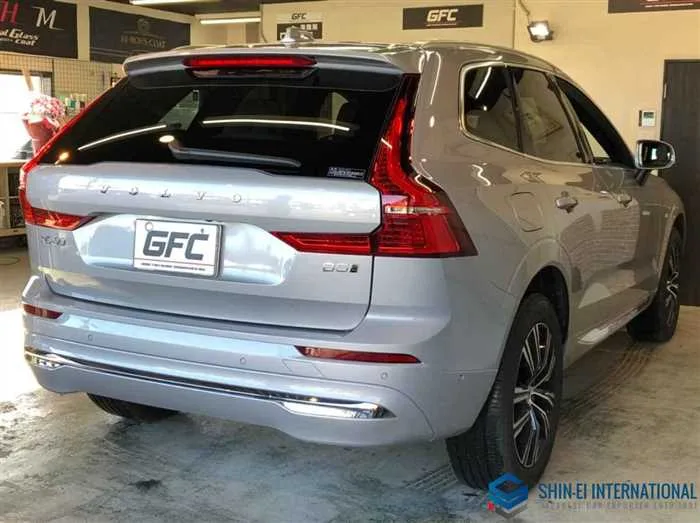 Volvo XC60 B5 AWD Inscription 4WD/Panoramic Sunroof 2022 — миниатюра 2