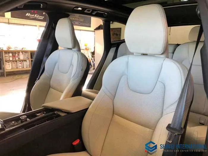 Volvo XC60 B5 AWD Inscription 4WD/Panoramic Sunroof 2022 — миниатюра 3