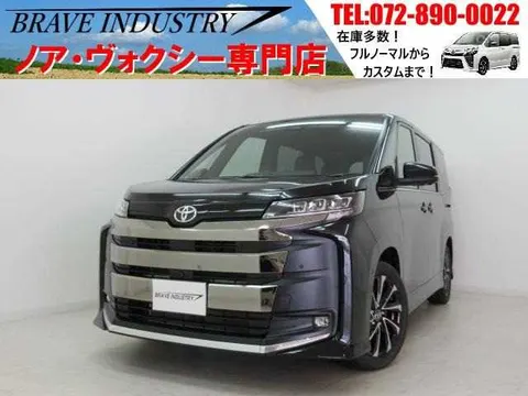 Toyota Noah 2023 купить в Москве