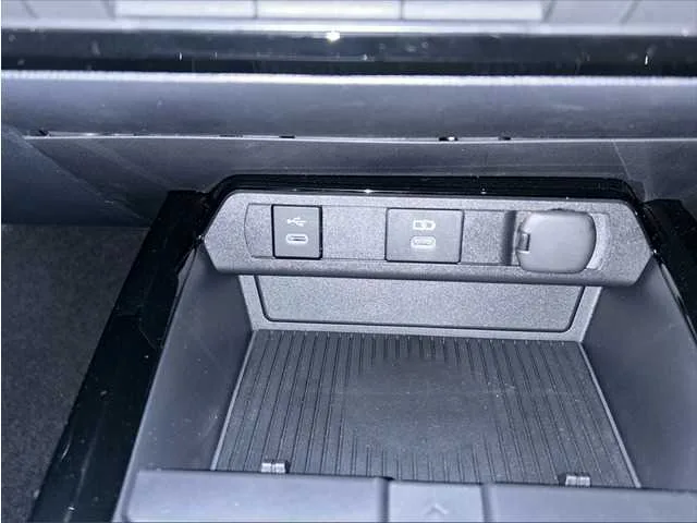 Toyota Prius 2023 — миниатюра 3