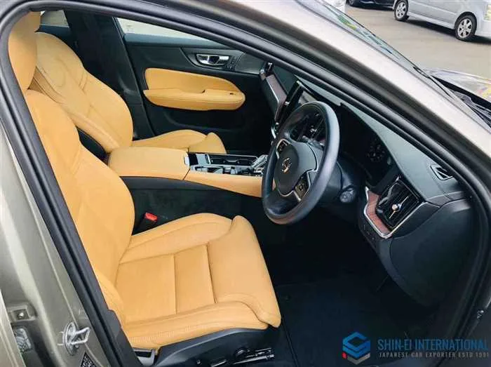 Volvo V60 Recharge PlugIn Hybrid T6 AWD Inscription/Panorami 2022 — миниатюра 5