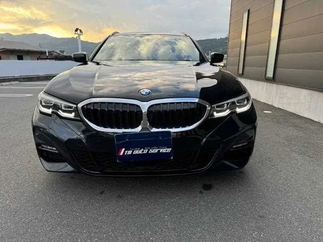 BMW 3 Series 2022 — миниатюра 2