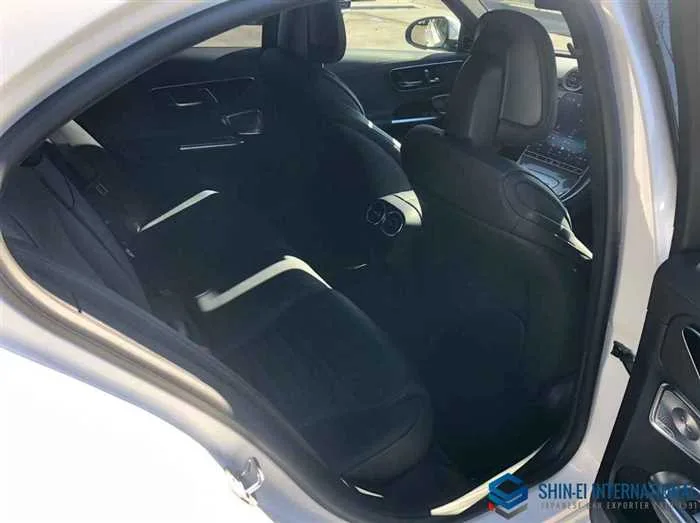 Mercedes-Benz C-Class C220d AvantGarde AMG Line/ISG/SR 2024 — миниатюра 3