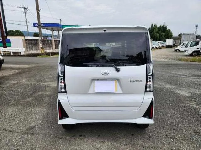 Daihatsu Tanto Custom 2024 — миниатюра 5