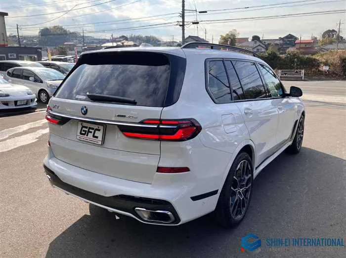BMW X7 xDrive40d M-Sport 4WD/Panoramic Sunroof 2023 — миниатюра 2