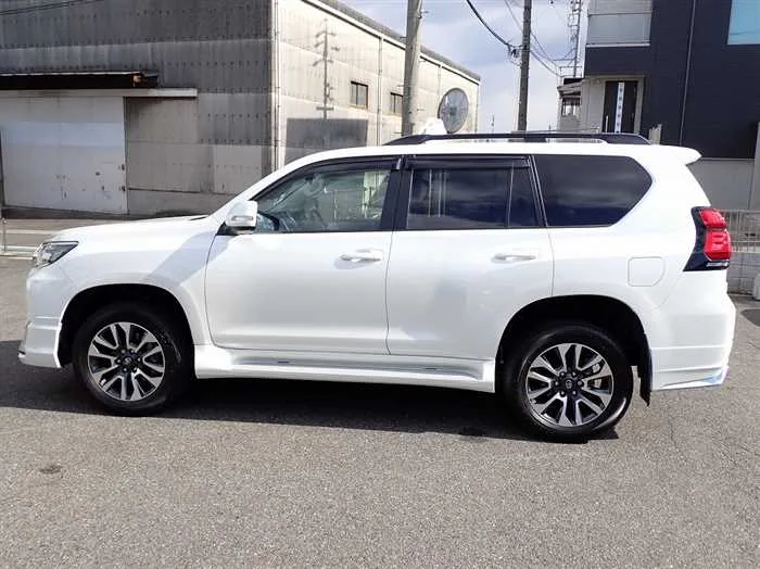 Toyota Land Cruiser Prado TX-L 2023 — миниатюра 2