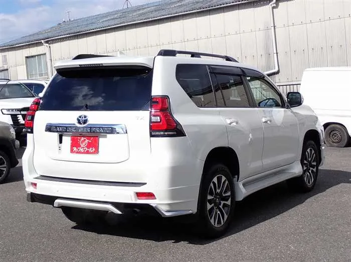 Toyota Land Cruiser Prado TX-L 2023 — миниатюра 5