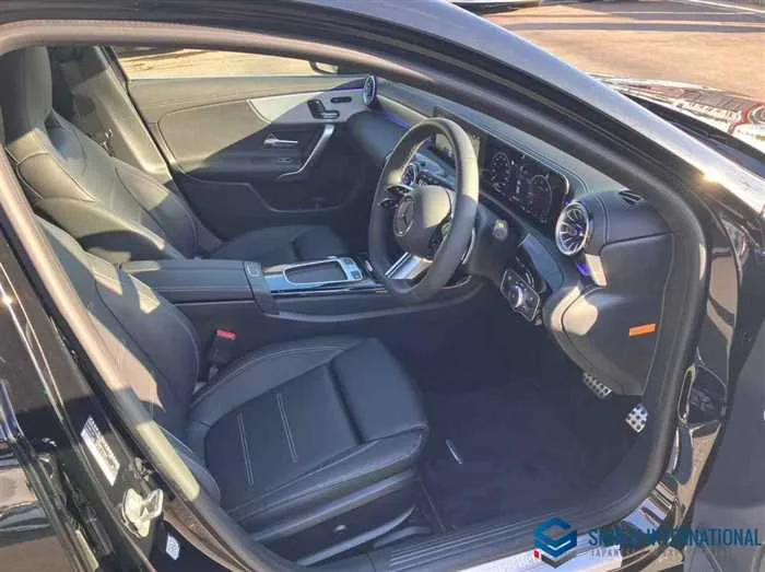 Mercedes-Benz A-Class AMG Line/Panoramic SR,Leather EXC PKG 2024 — миниатюра 5