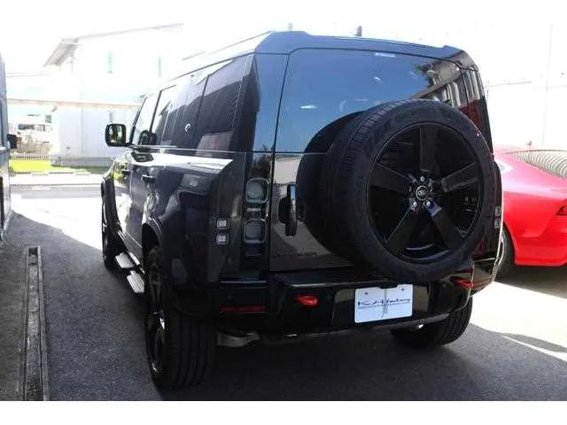 Land Rover Defender 2023 — миниатюра 3