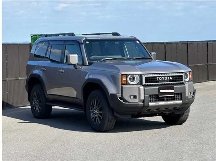 Toyota Land Cruiser VX 4WD 7 LEATHER SEATS SUNROOF 2025 — миниатюра 4