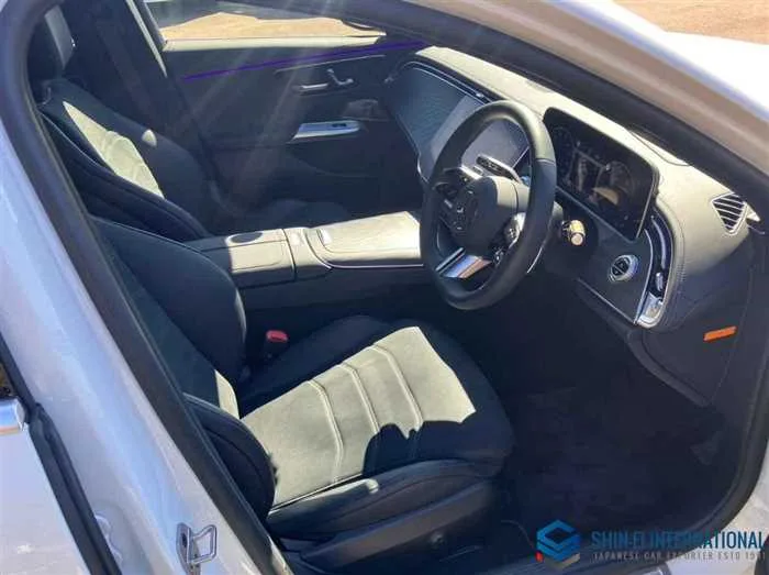Mercedes-Benz E-Class E220d wagon AvantGarde AMG-L(ISG)/Panoramic SR 2024 — миниатюра 5