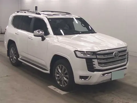 Toyota Land Cruiser 2024 buy in Moscow