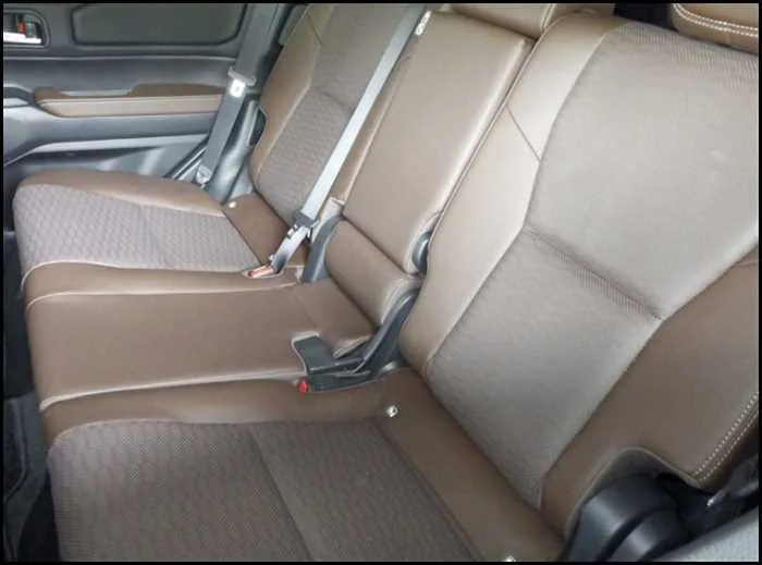 Toyota Land Cruiser 250 ZX DIESEL JBL 2024 — миниатюра 3