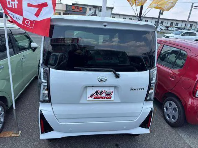 Daihatsu Tanto Custom 2024 — миниатюра 3