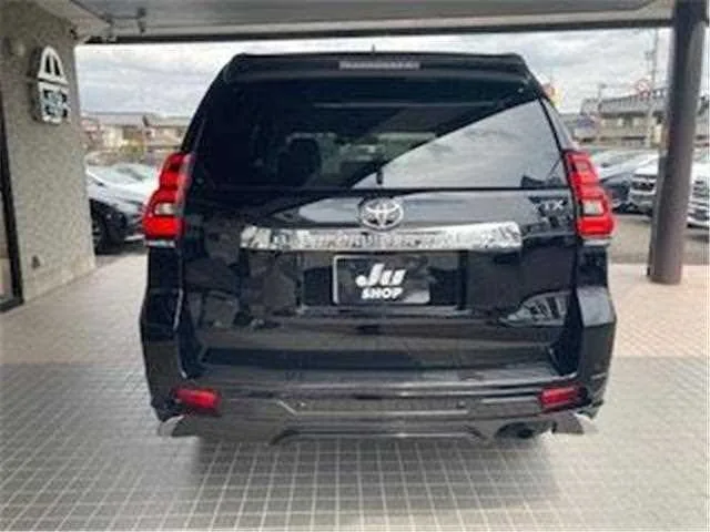 Toyota Land Cruiser Prado 2022 — миниатюра 2