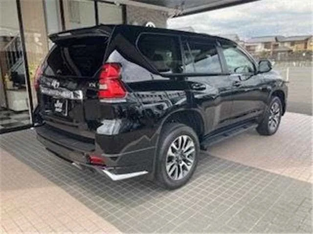 Toyota Land Cruiser Prado 2022 — миниатюра 3