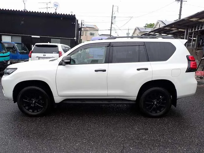 Toyota Land Cruiser Prado TX-L Matte Black Edition 2023 — миниатюра 2