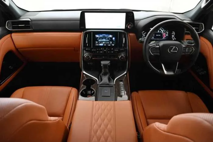 Lexus LX LX600 executive 4WD 4seats sunroof 2023 — миниатюра 2