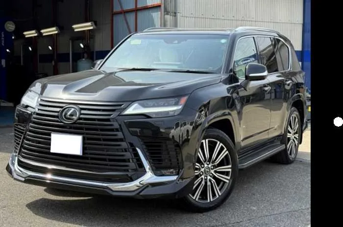 Lexus LX Base grade 4WD 7seats sunroof 2023 — миниатюра 2