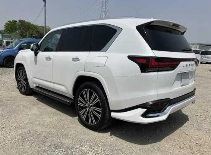 Lexus LX LX600 4WD 7seats sunroof 2023 — миниатюра 2