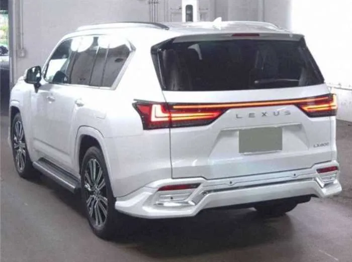 Lexus LX LX600 4WD 7seats sunroof 2023 — миниатюра 2