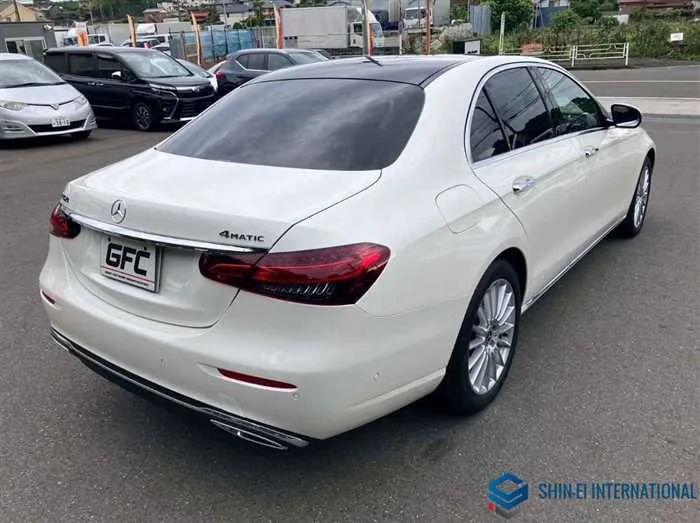 Mercedes-Benz E-Class E450 4Matic Exclusive(ISG) 4WD/SR 2022 — миниатюра 2