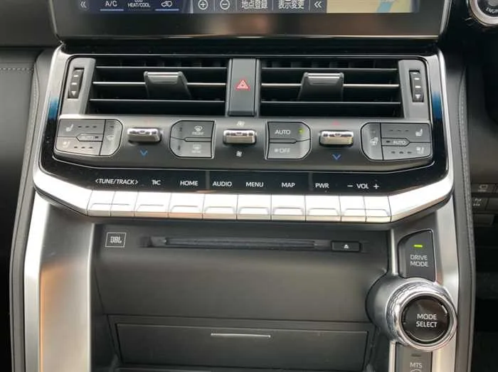 Toyota Land Cruiser GR SPORTS REAR ENTERTAINMENT COOL BOX 2024 — миниатюра 4