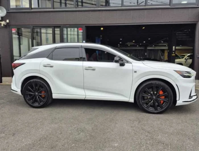 Lexus RX RX500 Fsports performance 4WD 5seats sunroof 2024 — миниатюра 5
