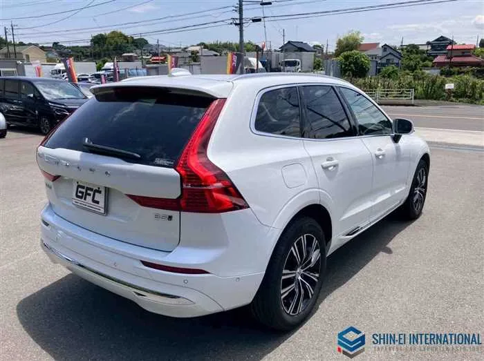 Volvo XC60 B5 AWD Inscription 4WD/Panoramic Sunroof 2022 — миниатюра 2