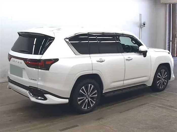 Lexus LX LX600 MODELISTA REAR ENTERTAINMENT MARK LEVINSON 2023 — миниатюра 4