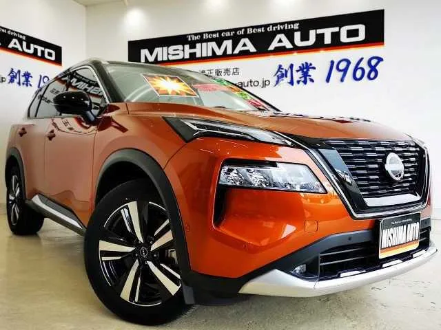 Nissan X-Trail 2022 — фото 1, купить с доставкой в Москву