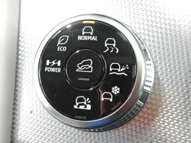 Mitsubishi Outlander 2022 — миниатюра 3