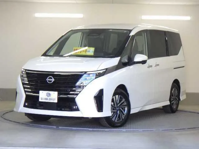 Nissan Serena 2023 — фото 1, купить с доставкой в Москву