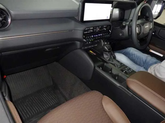 Toyota Land Cruiser 250 ZX MODELISTA DIESEL 2024 — миниатюра 5