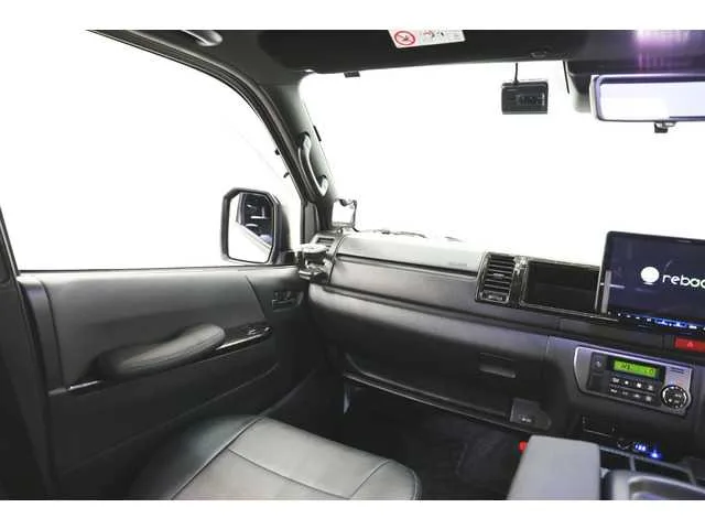 Toyota Hiace Van 2022 — миниатюра 4