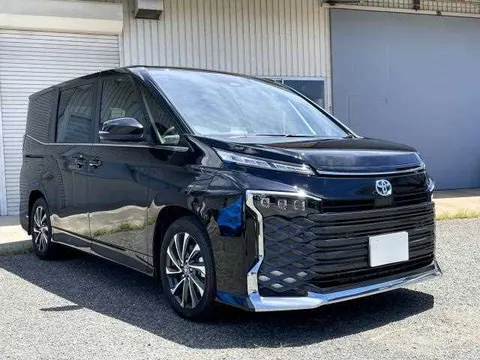 Toyota Voxy 2024 купить в Москве