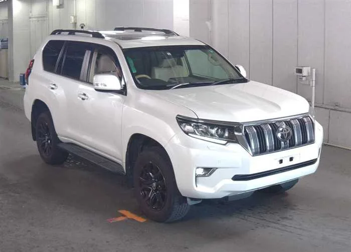 Toyota Land Cruiser Prado TX-L SUNROOF 2022 — фото 1, купить с доставкой в Москву