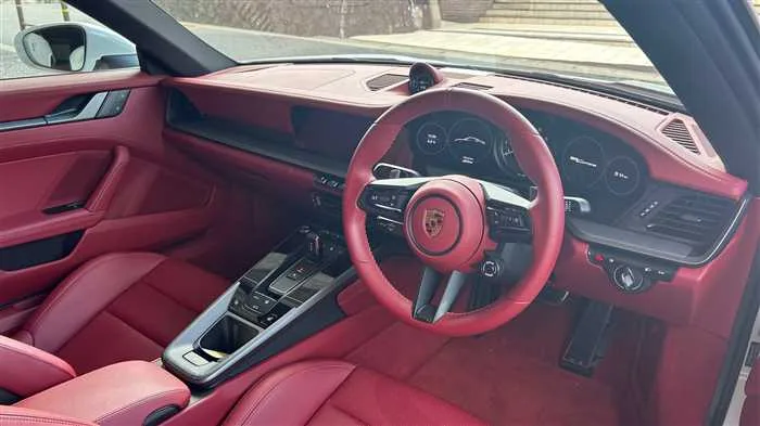 Porsche 911 2023 — миниатюра 3