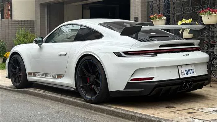Porsche 911 GT3 2022 — миниатюра 5