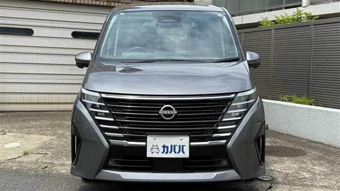 Nissan Serena e-power 2023 — миниатюра 2