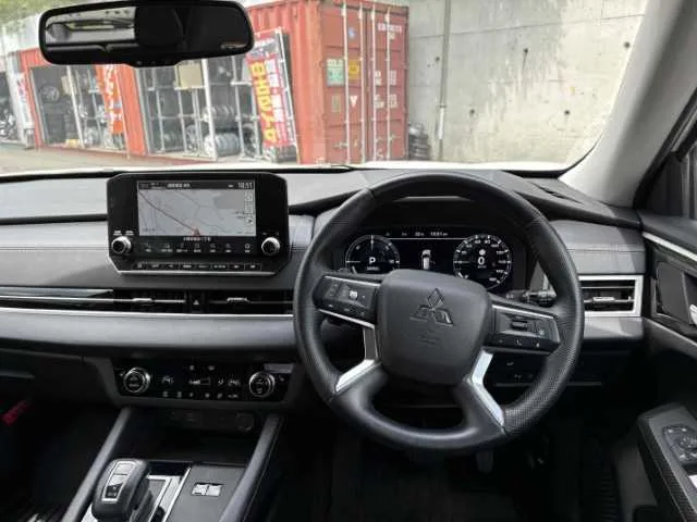 Mitsubishi Outlander 2022 — миниатюра 3
