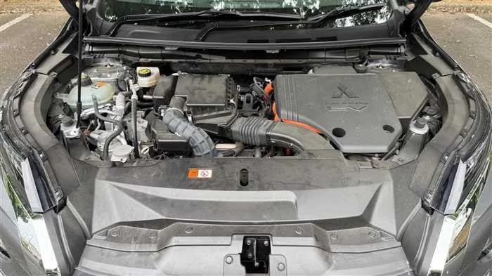 Mitsubishi OUTLANDER PHEV 2023 — миниатюра 4