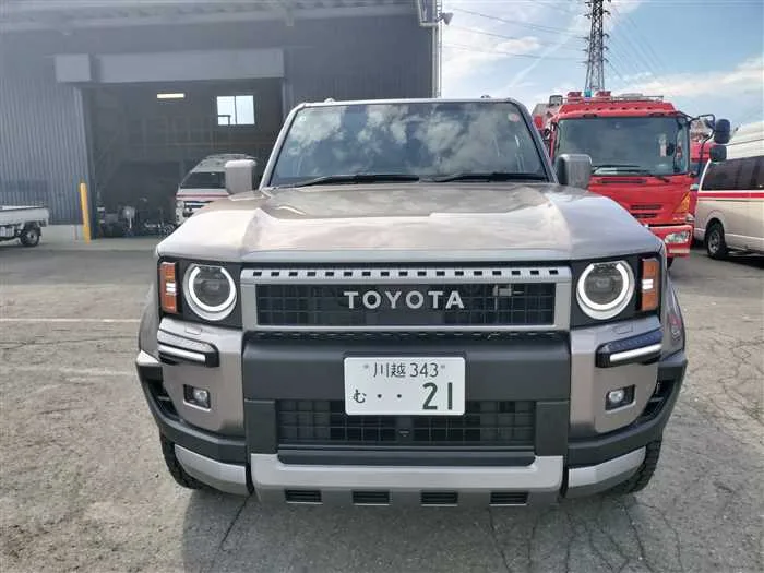 Toyota Land Cruiser VX MODELLISTA options 2025 — миниатюра 2