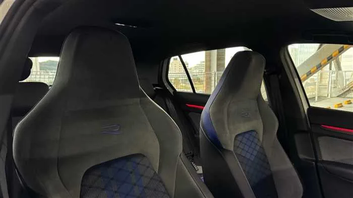 Volkswagen Golf R 4WD 2024 — миниатюра 3