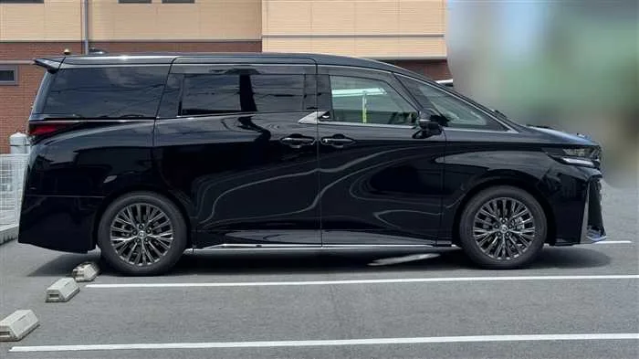 Toyota Vellfire Z 2024 — миниатюра 3