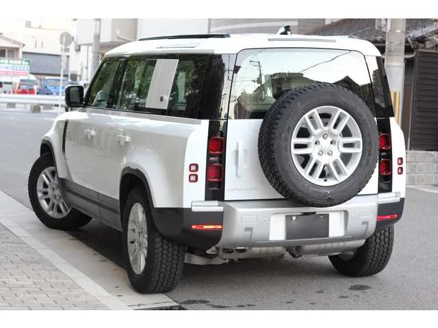 Land Rover Defender 2024 — миниатюра 5