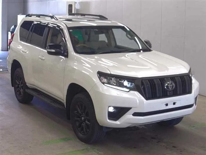 Toyota Land Cruiser Prado TX-L MAT BLACK SUNROOF 7-SEATS 2023 — фото 1, купить с доставкой в Москву
