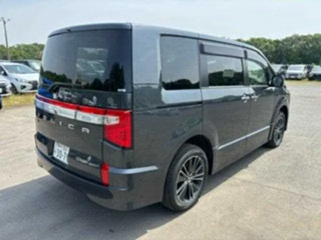 Mitsubishi Delica D:5 2024 — миниатюра 2